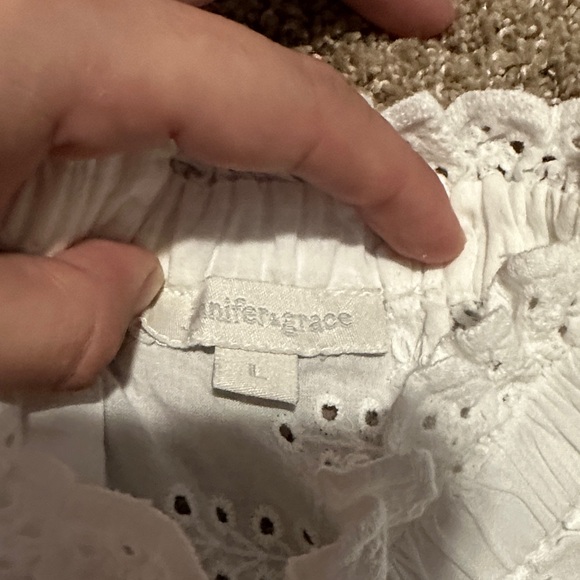 White Embroidered Blouse - Picture 4 of 5